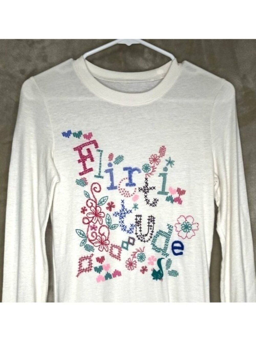 Flirtitude Women's Long Sleeve T-Shirt Heart Flowers Floral Embroidery Size M - Picture 6 of 8